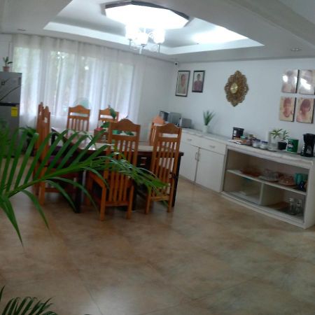 Amor'S Place Puerto Princesa Exteriör bild